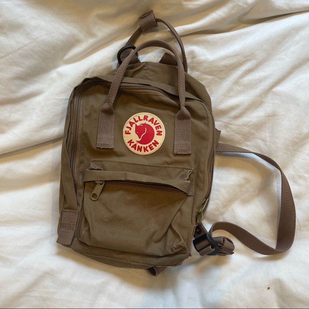 MINI brown fjallraven kanken